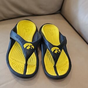 IOWA HAWKEYES CROCS Black and Yellow Comfort Sandals